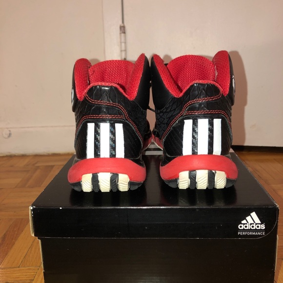 Adidas D Rose US 5 Youth - Picture 2 of 4